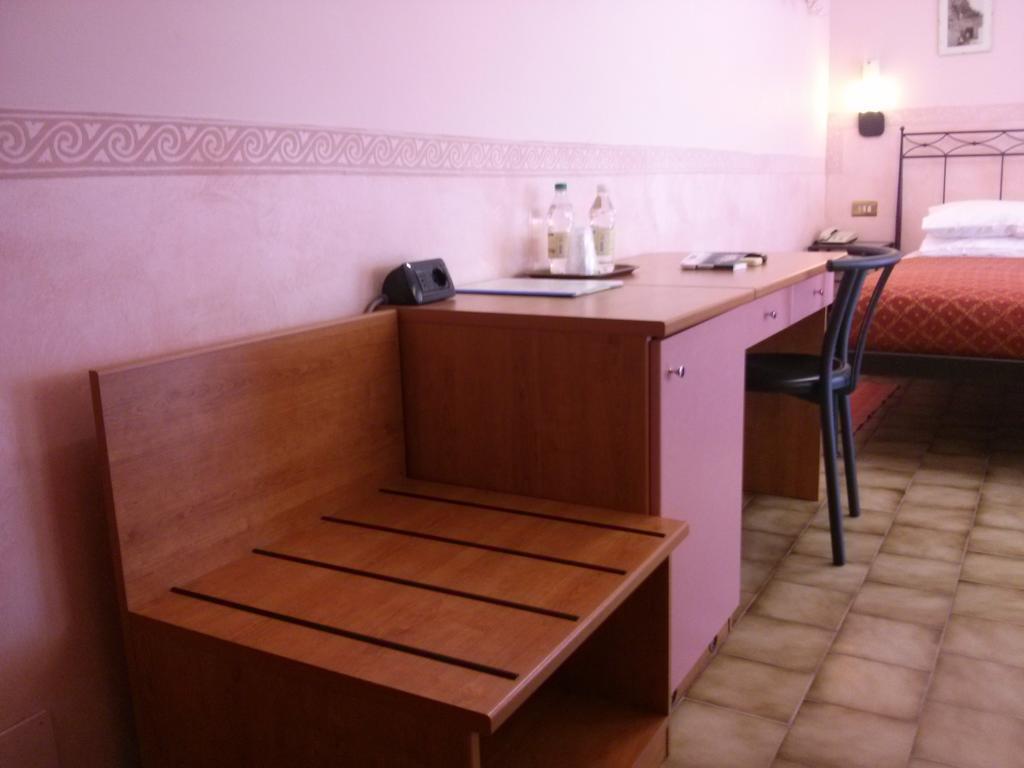 Hotel Astoria Tabiano Terme Cameră foto